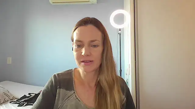 Snapshot of Annylove1 chatting on 12-04-25, 10:46 Annylove1 online show from 12-04-25, 10:46