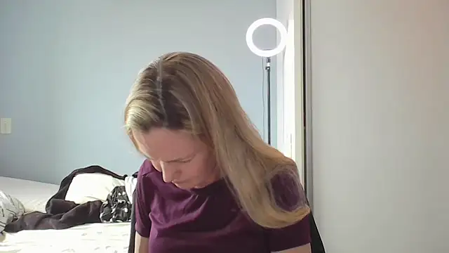 Snapshot of Annylove1 chatting on 02-02-26, 04:49 Annylove1 online show from 02-02-26, 04:49