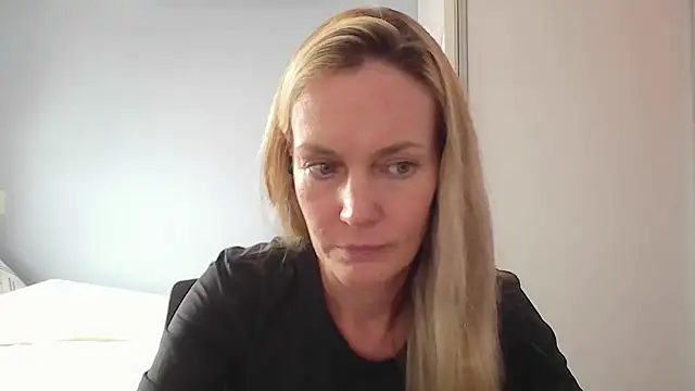 Snapshot of Annylove1 chatting on 02-11-26, 04:56 Annylove1 online show from 02-11-26, 04:56