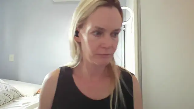 Snapshot of Annylove1 chatting on 02-16-26, 06:59 Annylove1 online show from 02-16-26, 06:59