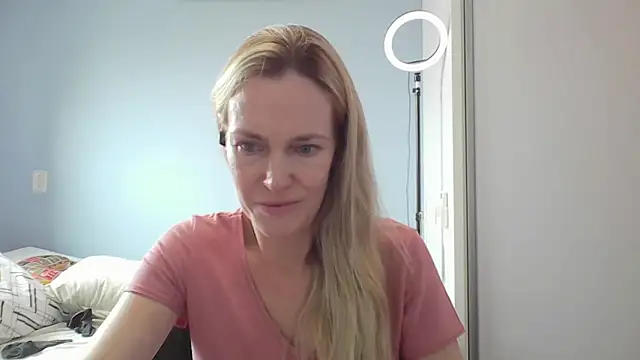 Snapshot of Annylove1 chatting on 02-25-26, 12:15 Annylove1 online show from 02-25-26, 12:15