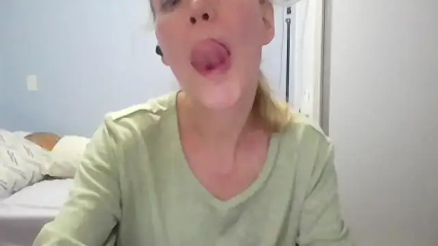 Snapshot of Annylove1 chatting on 03-08-26, 12:30 Annylove1 online show from 03-08-26, 12:30