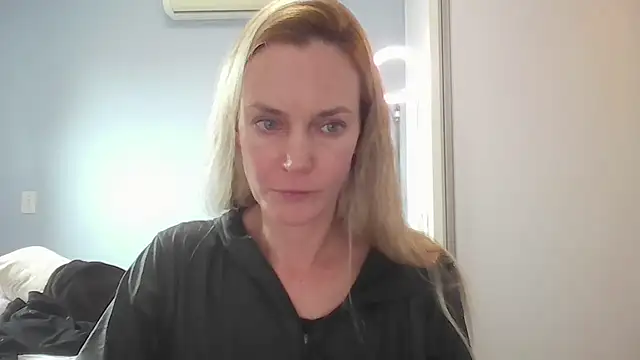 Annylove1 online show from 05-15-26, 04:47