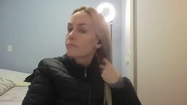 Annylove1 online show from 06-26-26, 12:09