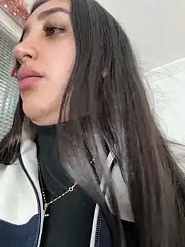 Hannahoff online show from 12-17-25, 02:06