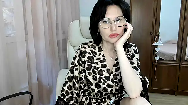 Snapshot of Alyona_Alex chatting on 05-31-26, 06:42 Alyona Alex online show from 05-31-26, 06:42