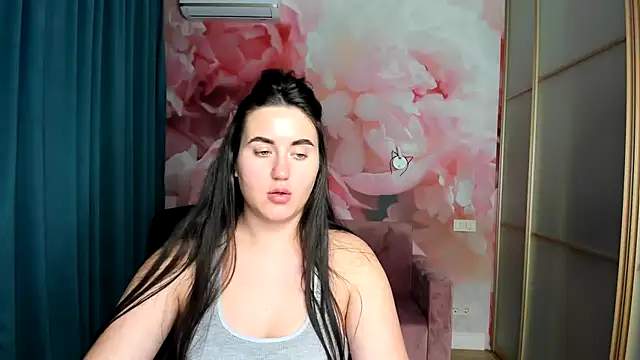 Snapshot of Roxie_Bradley chatting on 12-15-24, 12:51 Roxie Bradley online show from 12-15-24, 12:51