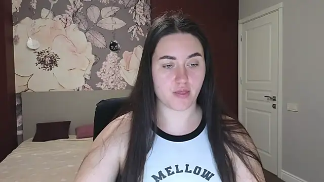 Snapshot of Roxie_Bradley chatting on 12-25-24, 07:03 Roxie Bradley online show from 12-25-24, 07:03