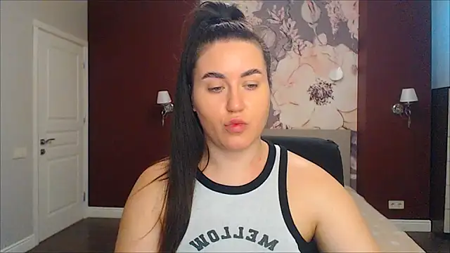 Snapshot of Roxie_Bradley chatting on 01-03-25, 06:44 Roxie Bradley online show from 01-03-25, 06:44