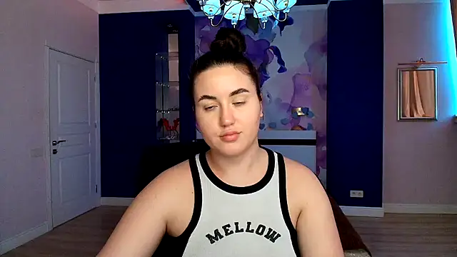 Snapshot of Roxie_Bradley chatting on 01-06-25, 10:57 Roxie Bradley online show from 01-06-25, 10:57