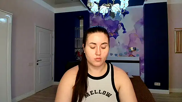 Snapshot of Roxie_Bradley chatting on 02-14-25, 07:17 Roxie Bradley online show from 02-14-25, 07:17