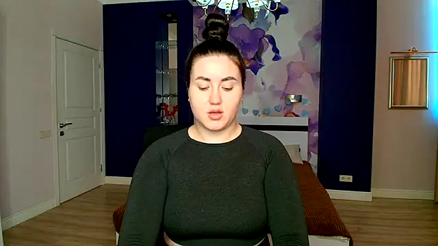 Snapshot of Roxie_Bradley chatting on 02-19-25, 07:06 Roxie Bradley online show from 02-19-25, 07:06