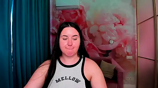 Snapshot of Roxie_Bradley chatting on 03-10-25, 10:04 Roxie Bradley online show from 03-10-25, 10:04