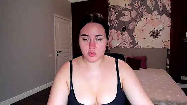 Snapshot of Roxie_Bradley chatting on 09-13-25, 05:40 Roxie Bradley online show from 09-13-25, 05:40