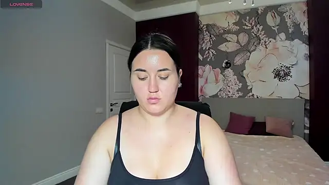 Snapshot of Roxie_Bradley chatting on 09-16-25, 07:31 Roxie Bradley online show from 09-16-25, 07:31