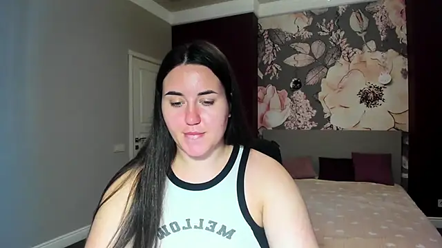 Snapshot of Roxie_Bradley chatting on 09-18-25, 05:42 Roxie Bradley online show from 09-18-25, 05:42