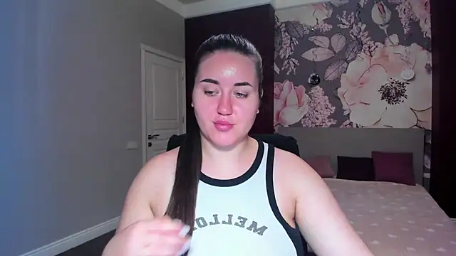 Snapshot of Roxie_Bradley chatting on 09-19-25, 05:53 Roxie Bradley online show from 09-19-25, 05:53