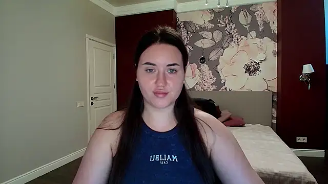 Snapshot of Roxie_Bradley chatting on 09-23-25, 05:54 Roxie Bradley online show from 09-23-25, 05:54