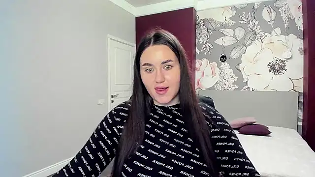 Snapshot of Roxie_Bradley chatting on 10-10-25, 06:01 Roxie Bradley online show from 10-10-25, 06:01