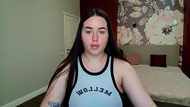 Roxie Bradley online show from 06-25-26, 05:45