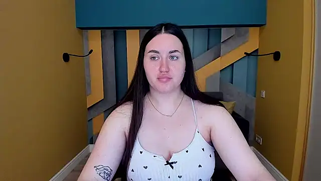 Roxie Bradley online show from 08-04-26, 05:43