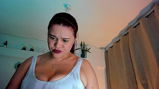 Sinthia Collins online show from 08-04-26, 01:31