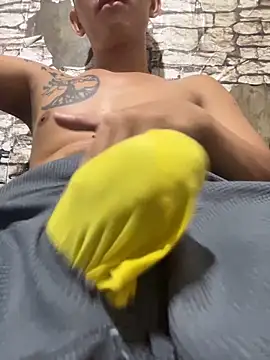 xlovercum online show from 10-31-25, 04:19