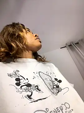  yisela  online show from 10-19-25, 03:29