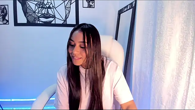 Snapshot of Ciara8 chatting on 01-11-25, 02:09 Ciara8 online show from 01-11-25, 02:09