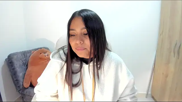 Snapshot of Ciara8 chatting on 01-10-26, 06:48 Ciara8 online show from 01-10-26, 06:48