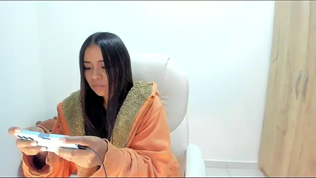 Snapshot of Ciara8 chatting on 01-16-26, 05:11 Ciara8 online show from 01-16-26, 05:11