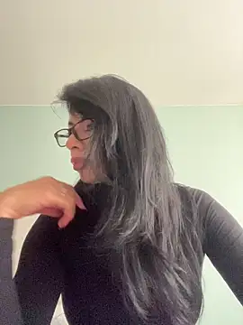 Miaparkerss  online show from 04-28-26, 05:07