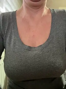 Snapshot of sweetmystery1 chatting on 02-23-26, 01:52 sweetmystery1 online show from 02-23-26, 01:52