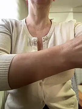 Snapshot of sweetmystery1 chatting on 03-08-26, 10:30 sweetmystery1 online show from 03-08-26, 10:30