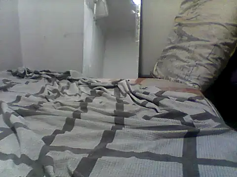 Snapshot of angellsexx20 chatting on 01-15-26, 04:00 angellsexx20 online show from 01-15-26, 04:00