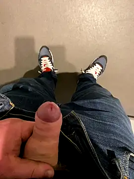 Snapshot of Joeangus87 chatting on 09-19-25, 09:48 Joeangus87 online show from 09-19-25, 09:48