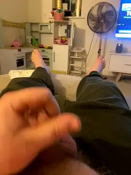 Snapshot of Joeangus87 chatting on 11-15-25, 01:03 Joeangus87 online show from 11-15-25, 01:03