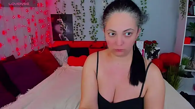 Snapshot of DarlingMilf chatting on 02-21-25, 07:21 DarlingMilf online show from 02-21-25, 07:21