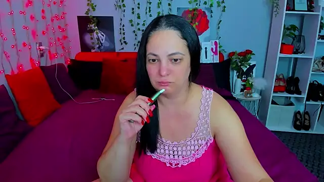 Snapshot of DarlingMilf chatting on 09-09-25, 06:07 DarlingMilf online show from 09-09-25, 06:07