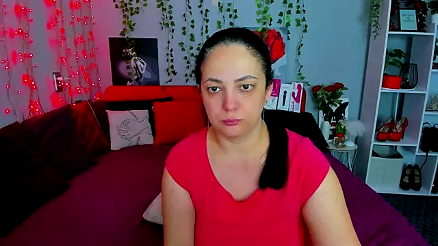 Snapshot of DarlingMilf chatting on 09-29-25, 06:13 DarlingMilf online show from 09-29-25, 06:13