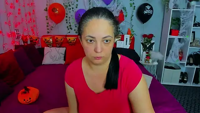 Snapshot of DarlingMilf chatting on 10-28-25, 07:27 DarlingMilf online show from 10-28-25, 07:27