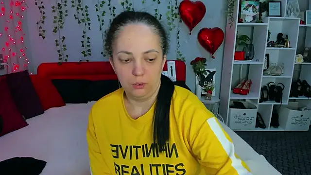 DarlingMilf online show from 04-13-26, 06:24
