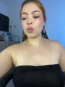 Snapshot of Liza_1 chatting on 11-15-25, 03:08 Liza 1 online show from 11-15-25, 03:08