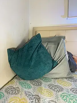 Snapshot of Liza_1 chatting on 03-08-26, 02:04 Liza 1 online show from 03-08-26, 02:04