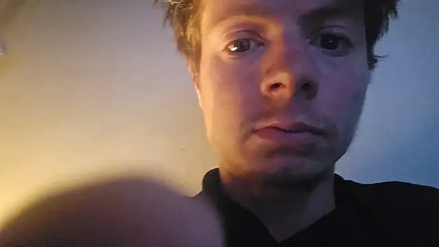 Snapshot of MikesR71 chatting on 02-01-26, 12:31 MikesR71 online show from 02-01-26, 12:31