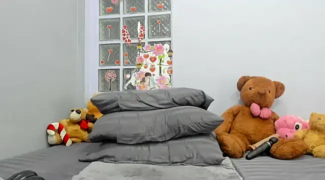 Snapshot of loveley_jenny chatting on 03-11-25, 07:15 loveley jenny online show from 03-11-25, 07:15