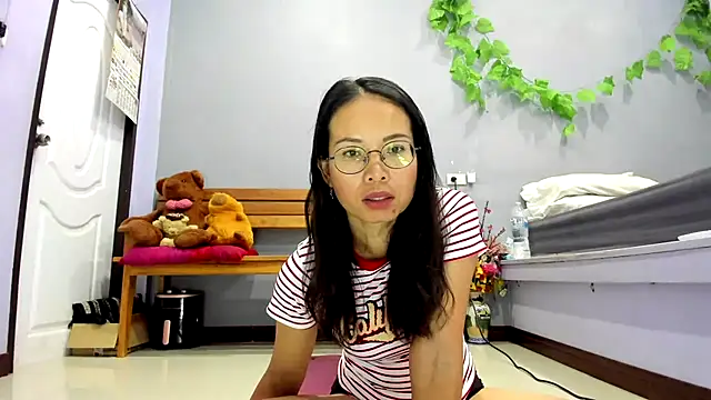 Snapshot of loveley_jenny chatting on 09-21-25, 02:02 loveley jenny online show from 09-21-25, 02:02