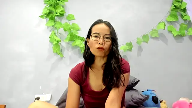 Snapshot of loveley_jenny chatting on 10-19-25, 12:00 loveley jenny online show from 10-19-25, 12:00