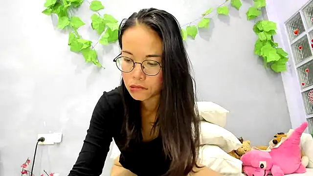 Snapshot of loveley_jenny chatting on 01-08-26, 06:48 loveley jenny online show from 01-08-26, 06:48