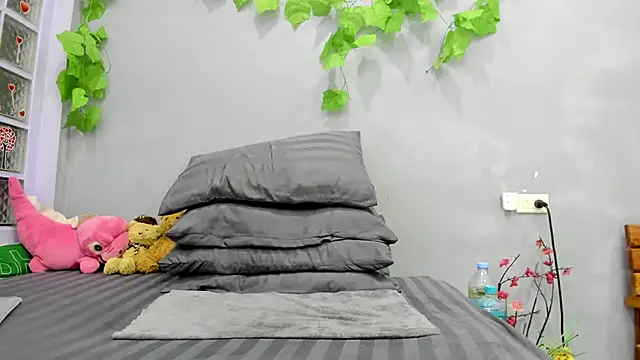 Snapshot of loveley_jenny chatting on 02-27-26, 06:13 loveley jenny online show from 02-27-26, 06:13